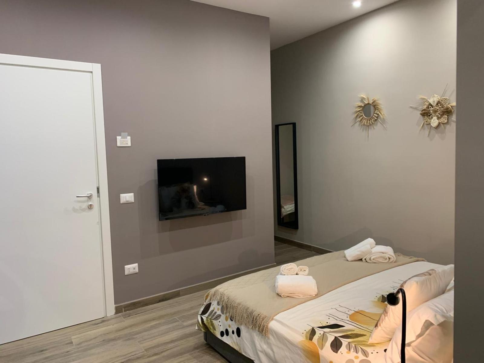 La Casa Di Bianca - Modern Suites Near Plebiscito Nápoles Exterior foto